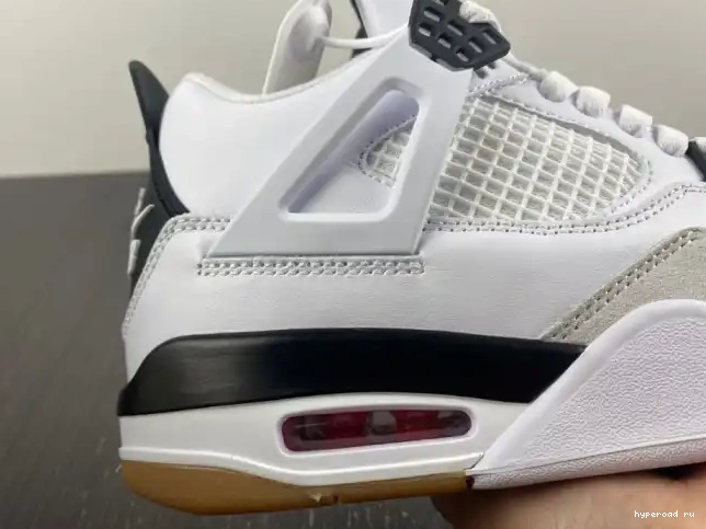 SB Nike DR5415-100 x Air Jordan 4 0511